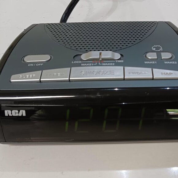 Vintage RCA - AM/FM Alarm Clock Radio - Black - Picture 1 of 5